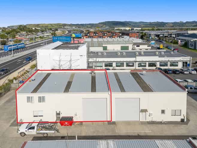 Dual Income - Fully Leased - High Exposure