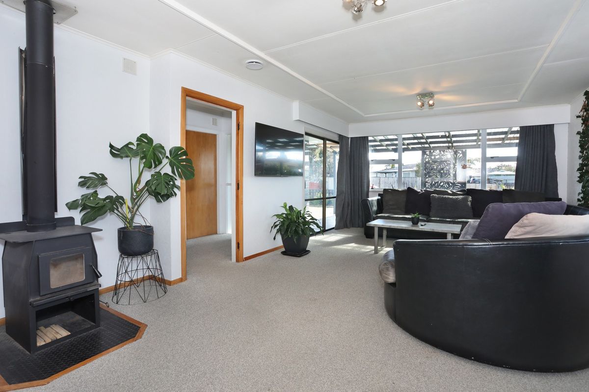 FAMILY ENTERTAINER - SUPERB GARAGE/MANCAVE - Ansicht 2