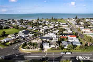 64 Beach Road, Waihi Beach