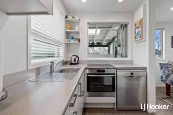 64 Beach Road, Waihi Beach