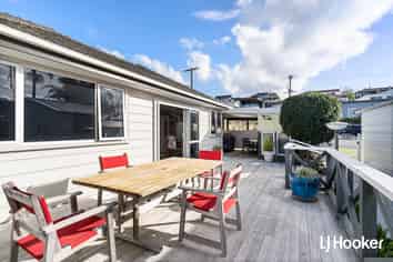 64 Beach Road, Waihi Beach