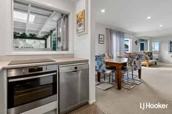 64 Beach Road, Waihi Beach