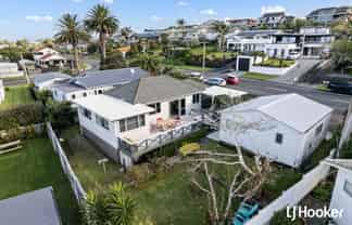 64 Beach Road, Waihi Beach