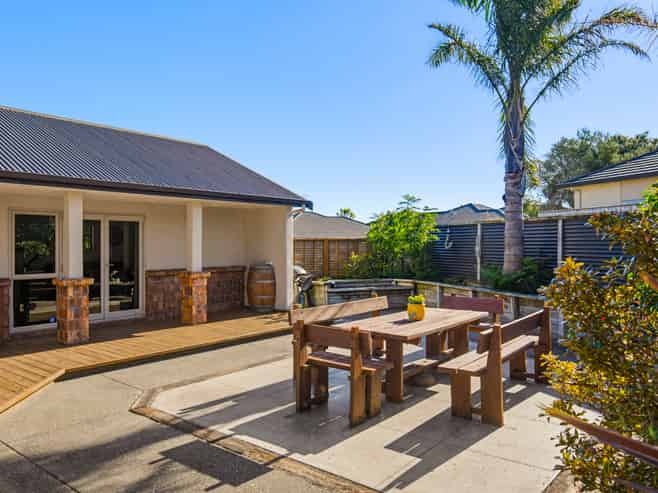 59 Quadrant Heights, Paraparaumu