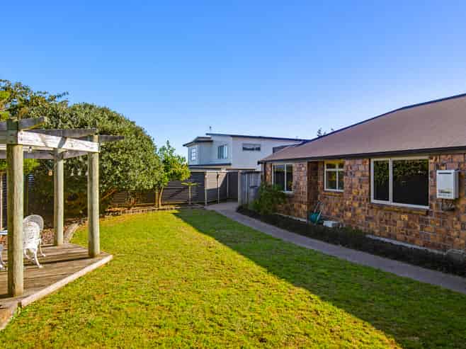 59 Quadrant Heights, Paraparaumu
