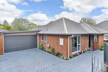 2/43 Kedleston Drive, Avonhead
