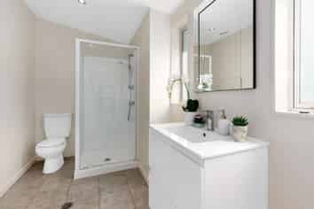 18 Dusky Crescent, Aotea