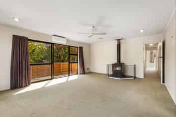 82 Newcastle Street, Clyde