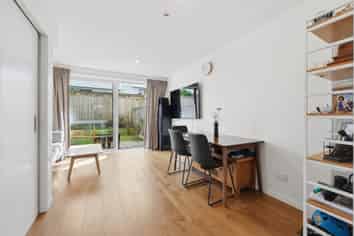 21 Helen Jenepher Lane, Mount Wellington