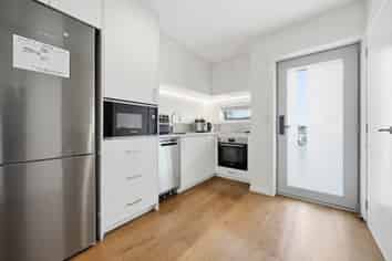 21 Helen Jenepher Lane, Mount Wellington