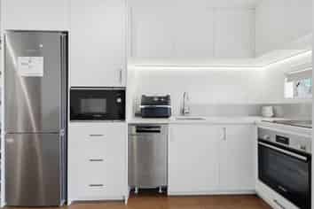 21 Helen Jenepher Lane, Mount Wellington