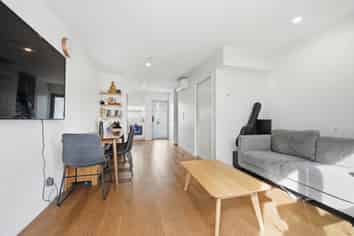 21 Helen Jenepher Lane, Mount Wellington