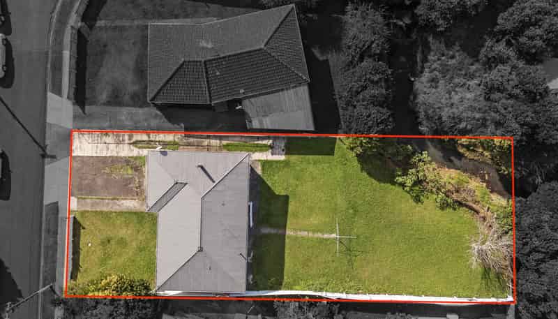 11 Emerson Road, Clover Park