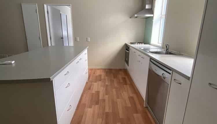 2/193 Main Road, Tawa