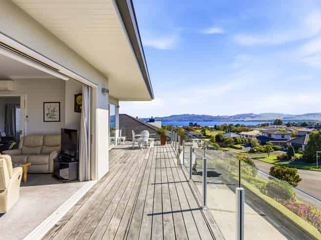 16 Botanical Heights Drive, Waipahihi