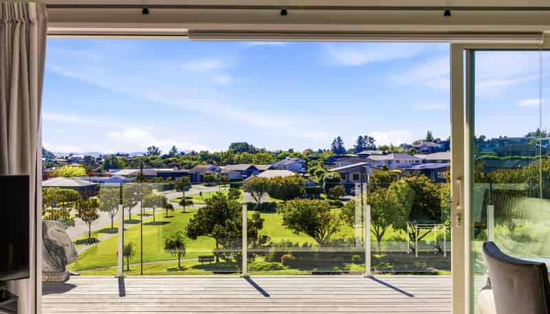 16 Botanical Heights Drive, Waipahihi