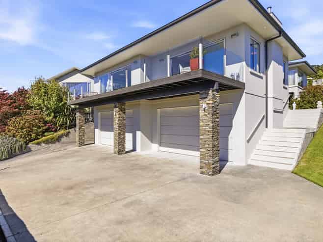 16 Botanical Heights Drive, Waipahihi