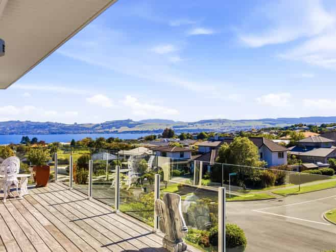 16 Botanical Heights Drive, Waipahihi