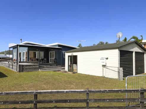 108 Manuka Place, Matarangi