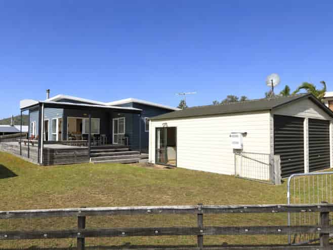 108 Manuka Place, Matarangi