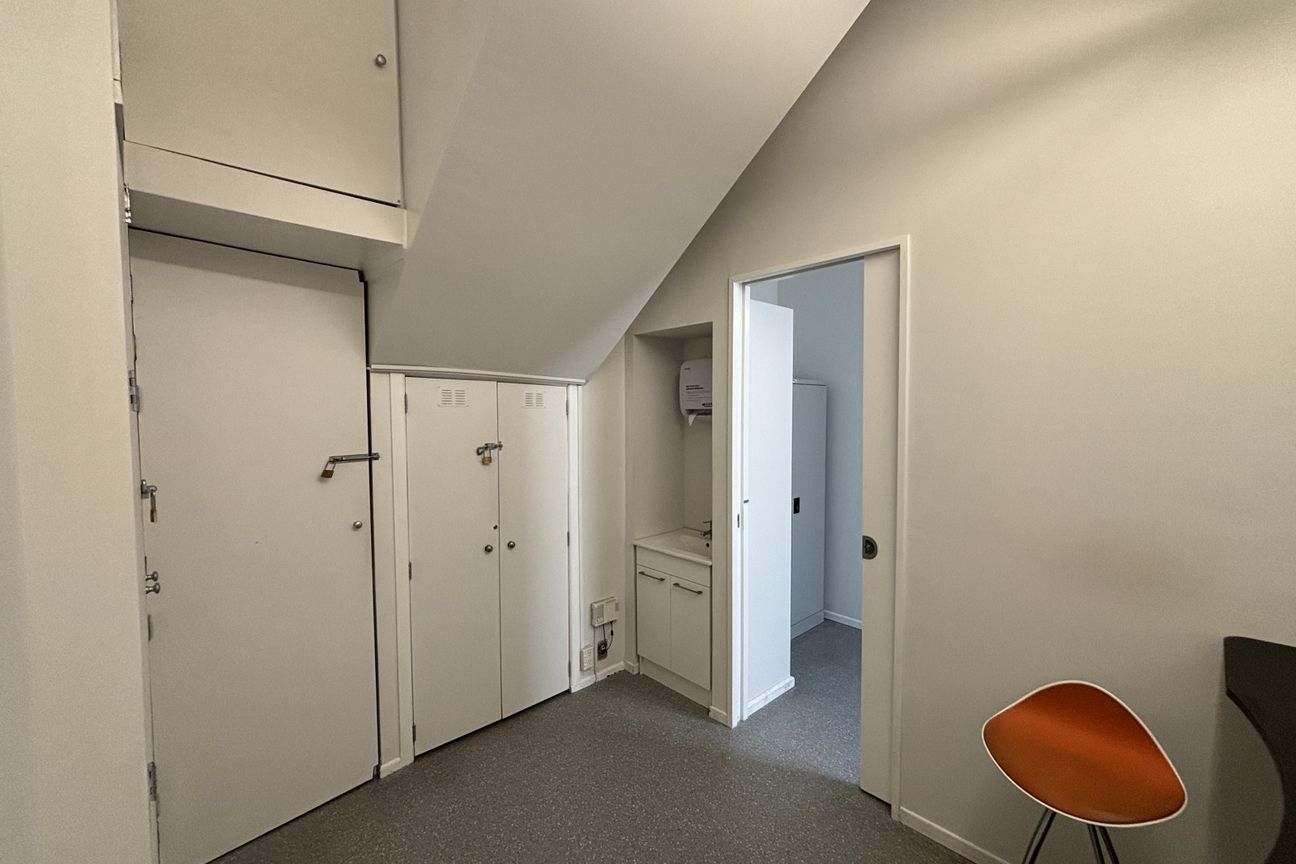 Ground Floor Office with Parking – Thorndon Quay - Vista 4