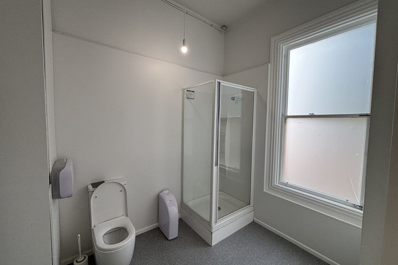 Ground Floor Office with Parking – Thorndon Quay - Vista 5