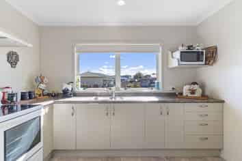 1/8 Village Place, Tuakau