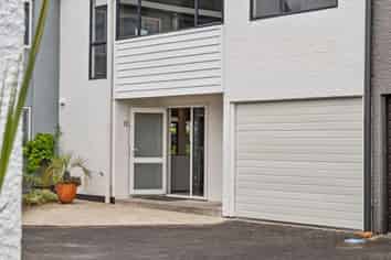 12A First Avenue, Avenues