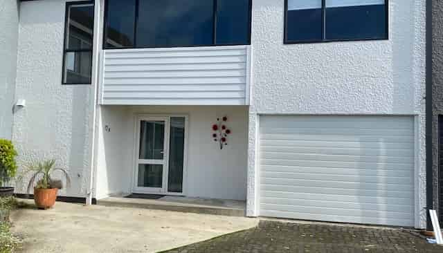 12A First Avenue, Avenues