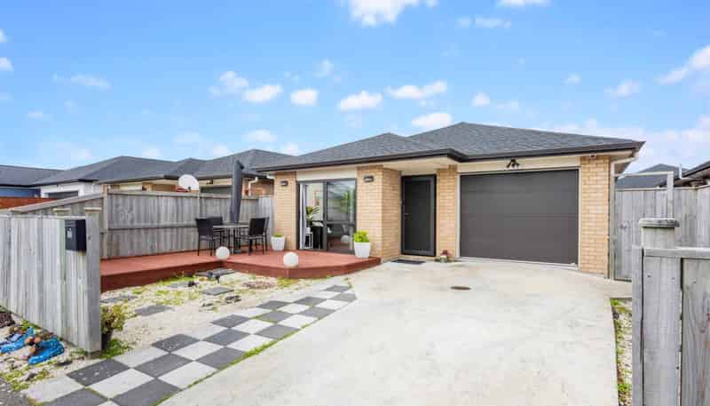 10 Silver Beech Street, Takanini