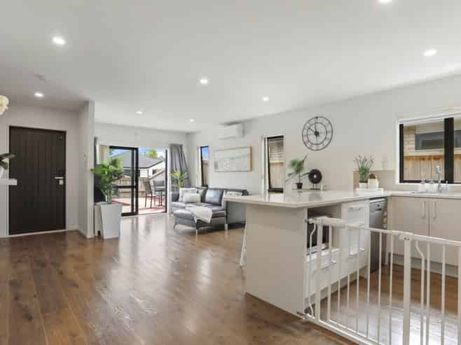 10 Silver Beech Street, Takanini