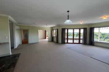 123 Wairau Road, Oakura