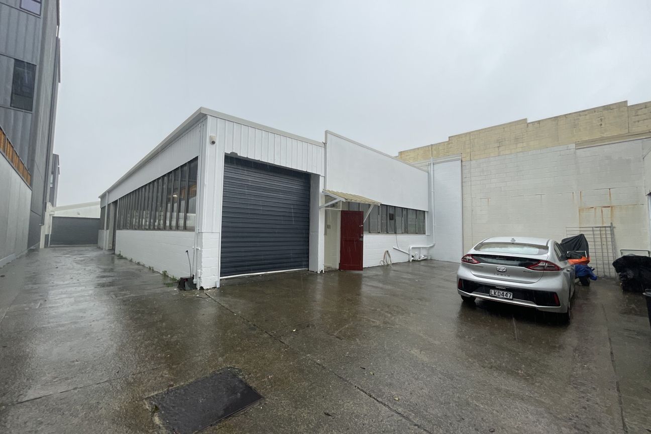 Compact Onehunga Industrial | Dual Roller Doors - Mynd 2