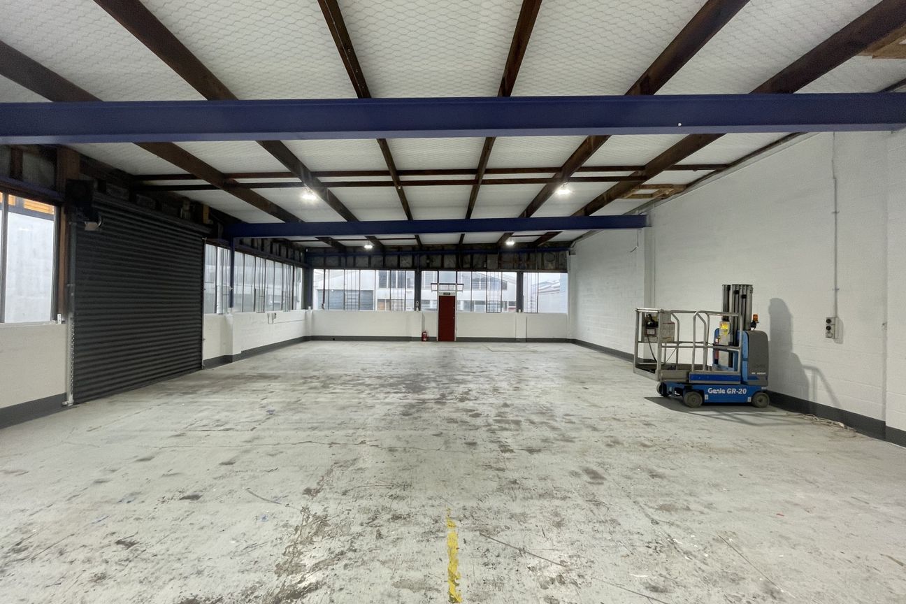 Compact Onehunga Industrial | Dual Roller Doors - Mynd 5