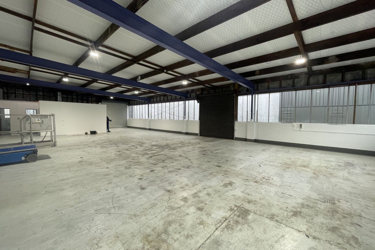Compact Onehunga Industrial | Dual Roller Doors - Mynd 4