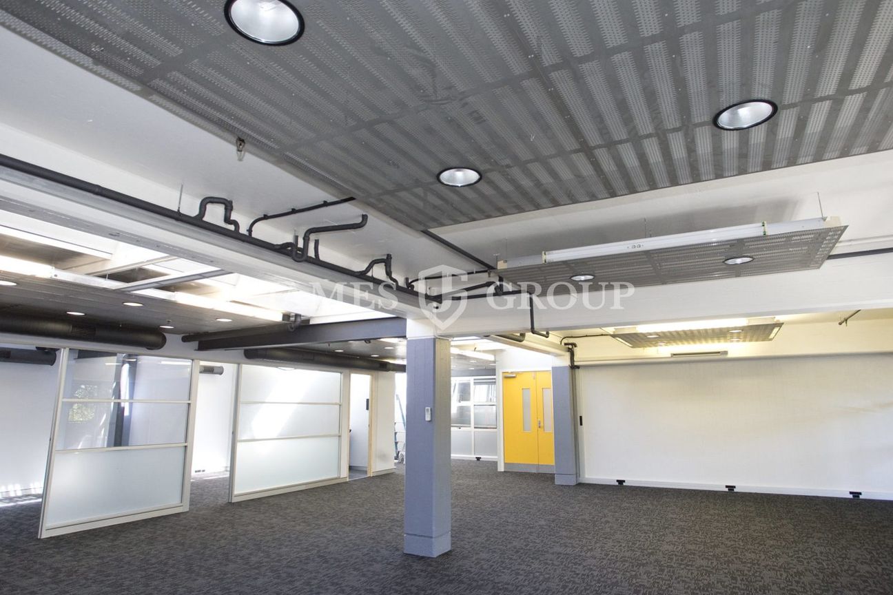 MT EDEN OFFICE WITH FOUR CAR PARKS INCLUDED - Widok 2