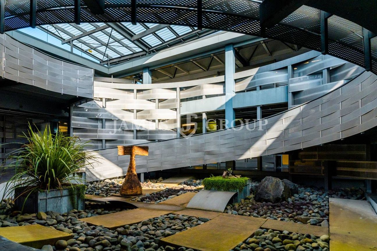 MT EDEN OFFICE WITH FOUR CAR PARKS INCLUDED - Widok 5