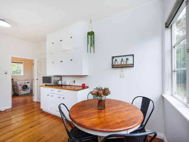 70 Savage Crescent, West End