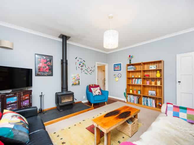 70 Savage Crescent, West End