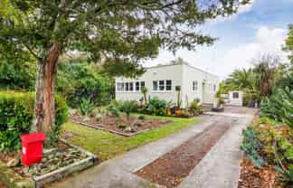 70 Savage Crescent, West End