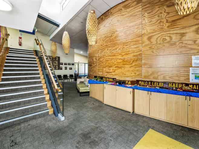 Prime multi-tenanted town centre asset