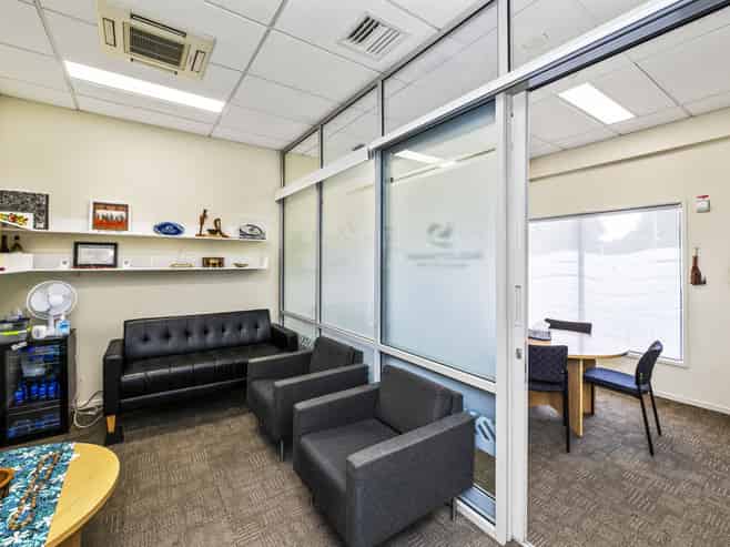 Prime multi-tenanted town centre asset