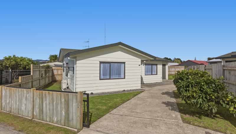 22B College Place, Poike