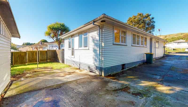 14 Surprise Place, Porirua