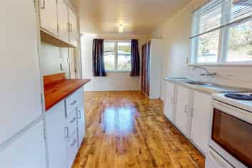 14 Surprise Place, Porirua