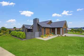 10 Topping Place, Whitianga