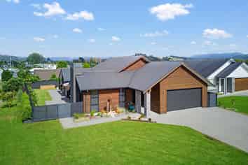 10 Topping Place, Whitianga