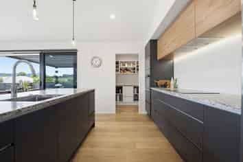 10 Topping Place, Whitianga