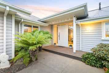 2 Riverstone Drive, ROLLESTON