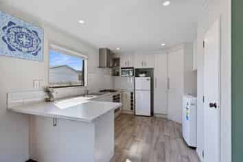 16B Doncaster Drive, Papamoa